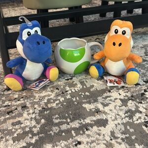 Bundle of Yoshi characters.